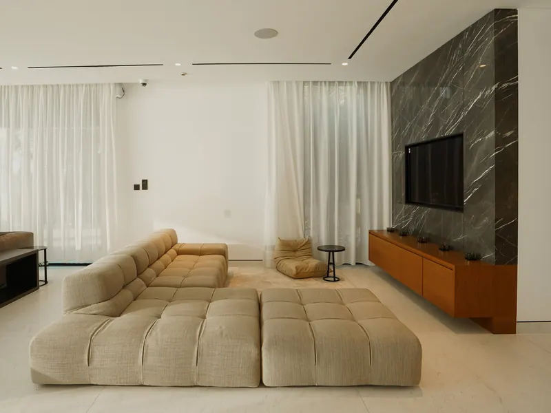 Living room of a villa on Palm Jumeirah after a turnkey renovation by IBG
